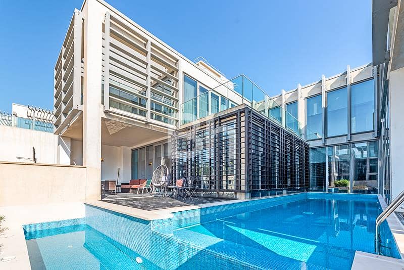 Corner Villa | Luxury Home | Owner Occupied