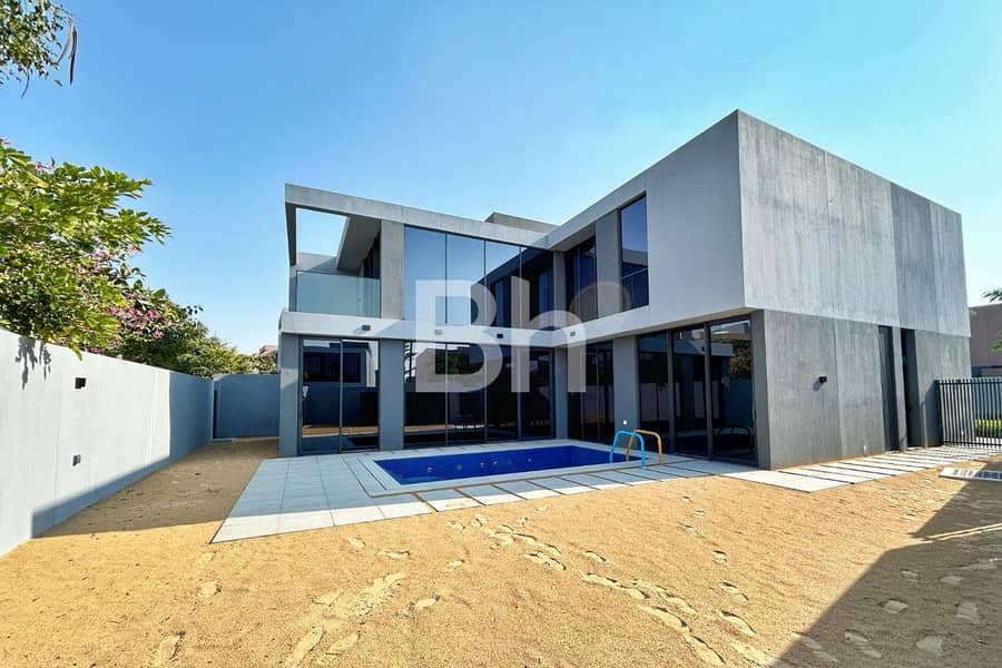 Cash or Mortgage |  4 Master Bedrooms | With Pool