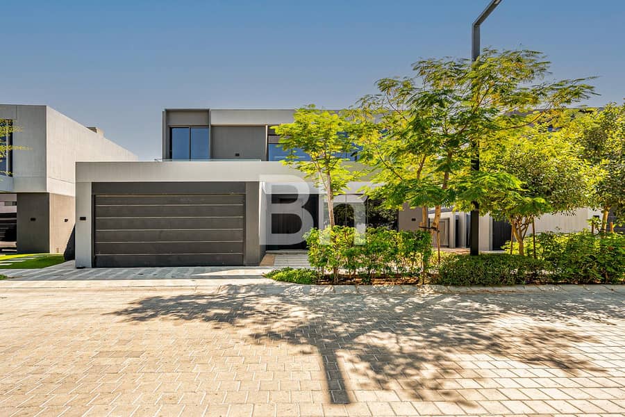 Luxury Ready 5BR Villa | Private Pool | Freehold Luxury Ready 5BR Villa | Private Pool | Freehold