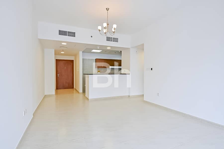 Vacant in june| Motivated seller| Pool view Vacant in june| Motivated seller| Pool view