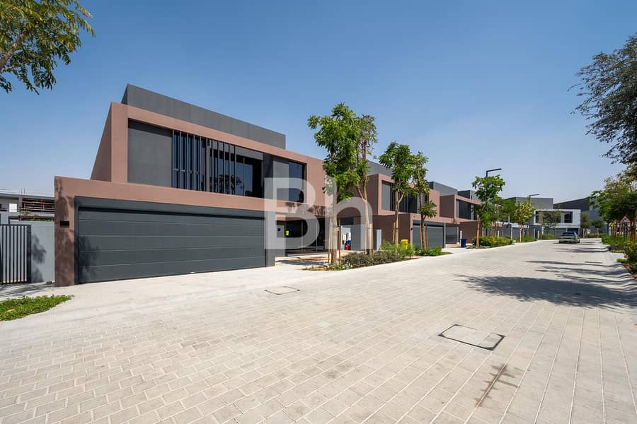 Freehold 5BR Villa | Prime Location | Smart Home Freehold 5BR Villa | Prime Location | Smart Home