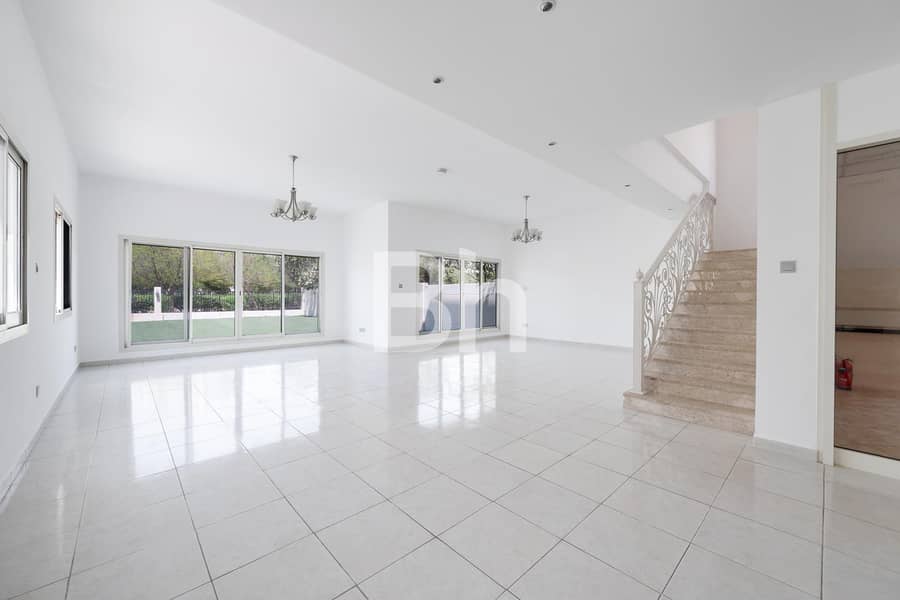 位于朱美拉环形村(JVC),环形别墅区 4 卧室的别墅 280000 AED - 11525461 位于朱美拉环形村(JVC),环形别墅区 4 卧室的别墅 280000 AED - 11525461