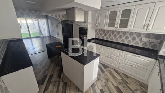 4 Bedroom Villa for Rent in The Lakes, Dubai - Upgraded | Vacant | Opposite Pool and Park