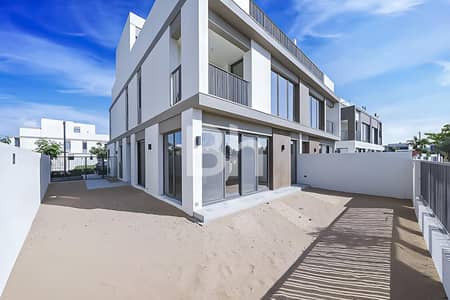 4 Bedroom Villa for Sale in Tilal Al Ghaf, Dubai - Single Row | Closed Kitchen | Brand New
