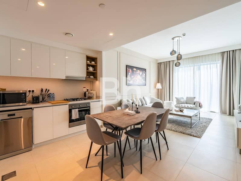 Burj Khalifa View | Higher Floor | Contemporary