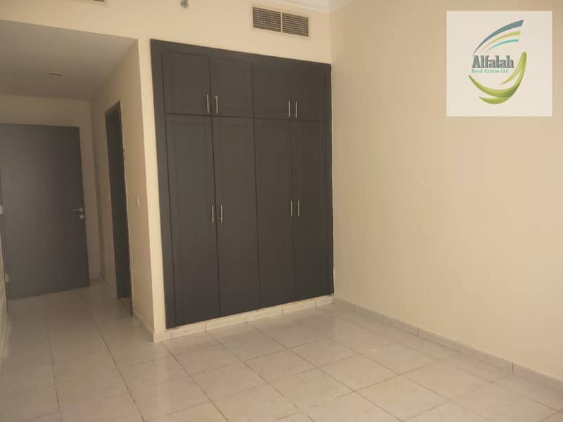 1802 gold crest tower. jpg 1802 gold crest tower. jpg