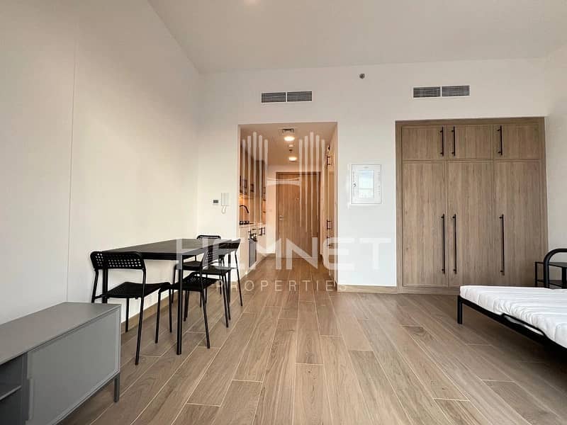 Unfurnished | High floor | Townhouses View Unfurnished | High floor | Townhouses View