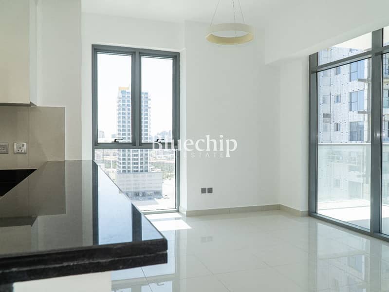 Next to Bus Stop | Unfurnished | Vacant Next to Bus Stop | Unfurnished | Vacant