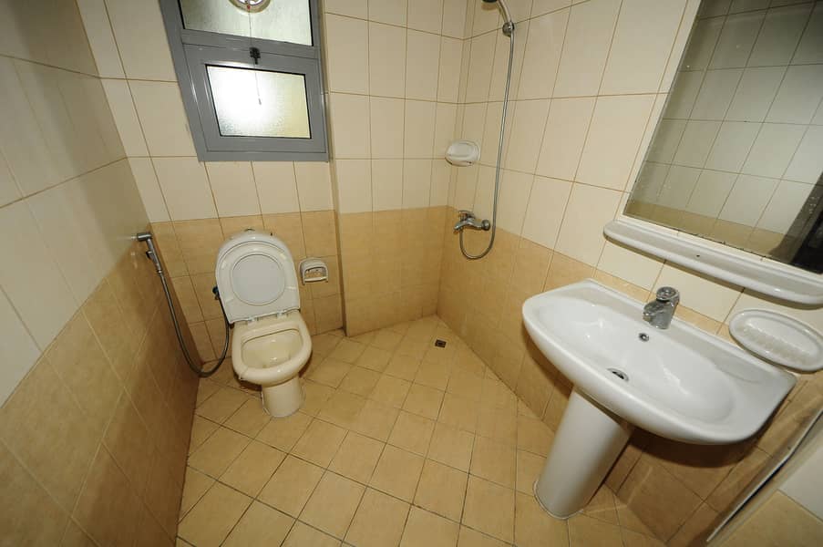 5 Bathroom. jpg