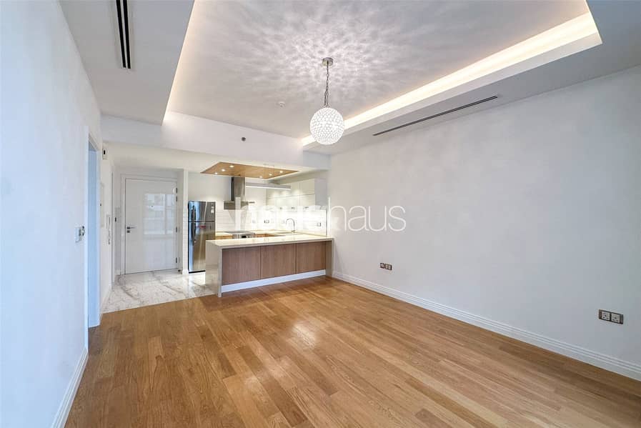 Upgraded | Fully Fitted Kitchen | Up to 6 Chqs Upgraded | Fully Fitted Kitchen | Up to 6 Chqs