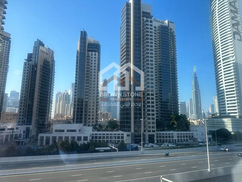 Luxury| 5 Parking ! Fully Fitted | Great Location