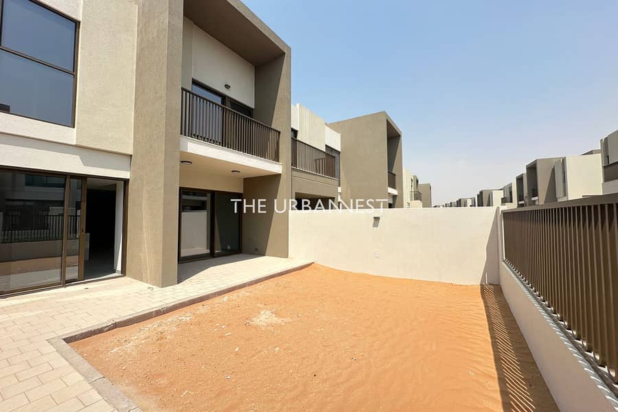 Brand New | Single Row | Close to the Pool Brand New | Single Row | Close to the Pool