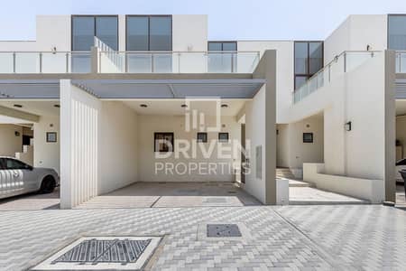 4 Bedroom Townhouse for Sale in Mohammed Bin Rashid City, Dubai - Single Row | Maids Room | Community View