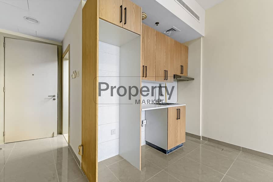 12 7ST04915. jpg