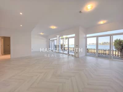 5 Bedroom Townhouse for Rent in Palm Jumeirah, Dubai - Beachfront TH | Sea Views | Private Beach Access