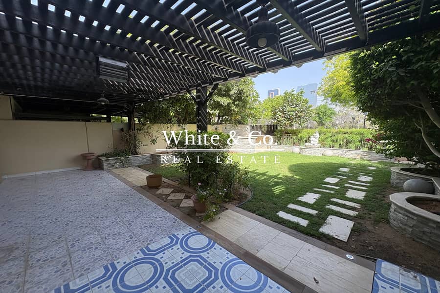 Vacant Now | Park View | Upgraded Unit Vacant Now | Park View | Upgraded Unit