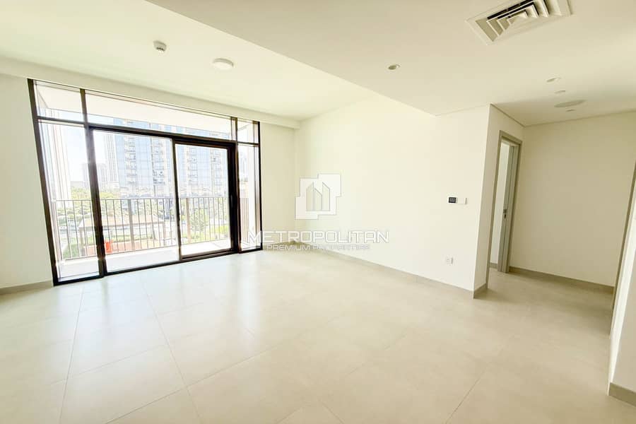 Elegant Design | Waterfront | Modern Amenities Elegant Design | Waterfront | Modern Amenities