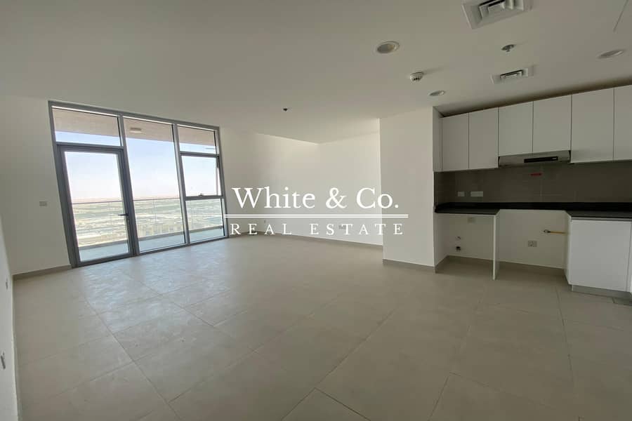 Spacious Unit | Open View | Great Price Spacious Unit | Open View | Great Price