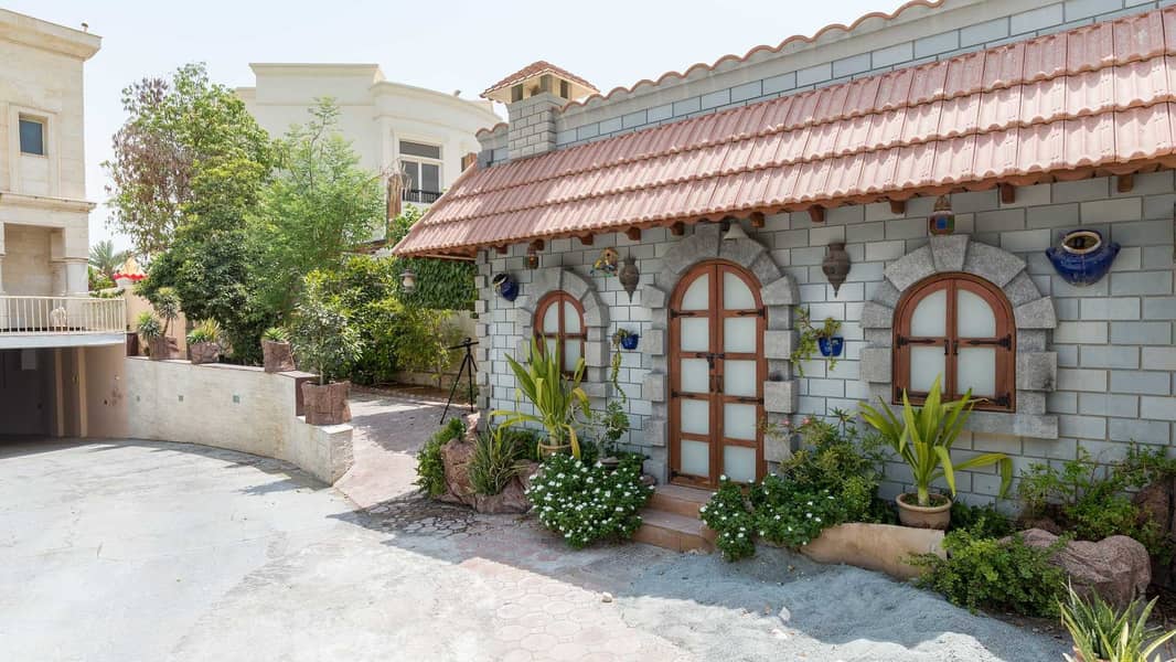 Exclusive Vaastu Compliant Home In Emirates Hills