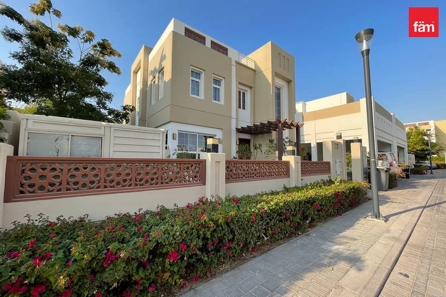 فیلا في راحات،مدن 3 غرف 300000 درهم - 11665920