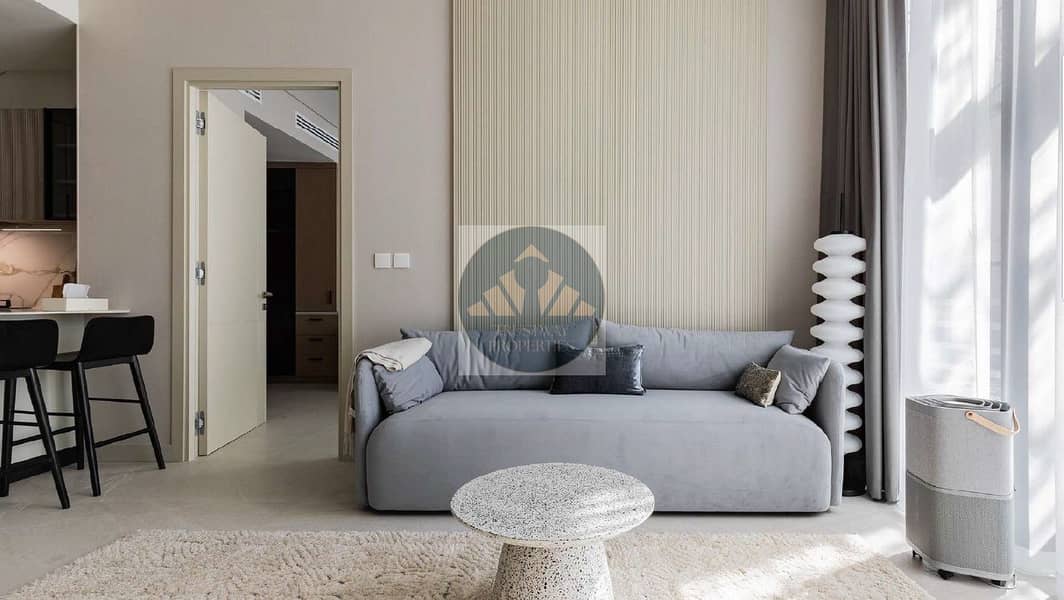 5 living room -2. jpg
