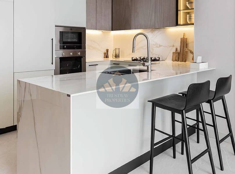 6 kitchen area. jpg