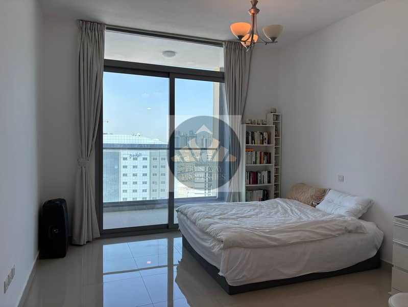15 living area with window 3. jpg