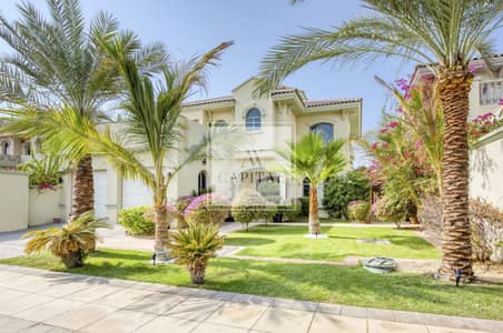 4 Bedroom Villa for Sale in Palm Jumeirah, Dubai - High Number I Wide Water I 4 Bedroom I Big Plot