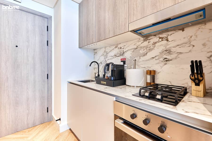 15 Kitchen 1. jpg