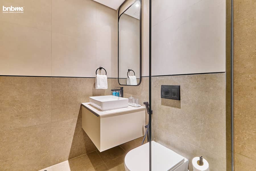 20 Washroom 2. jpg