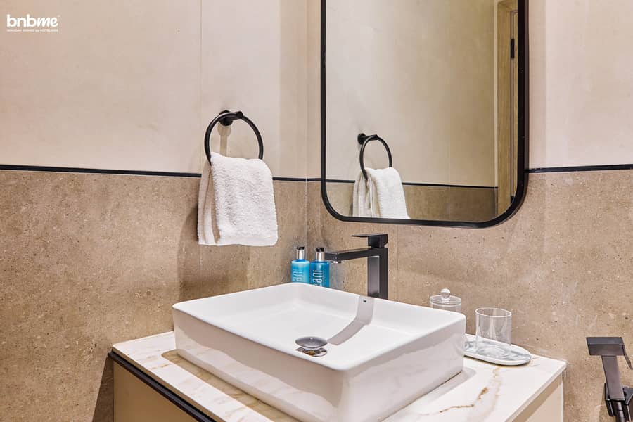 21 Washroom 3. jpg