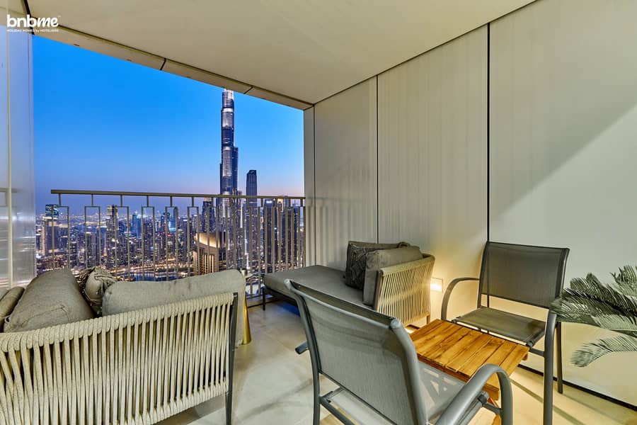 20 Living Room Balcony (3). jpg