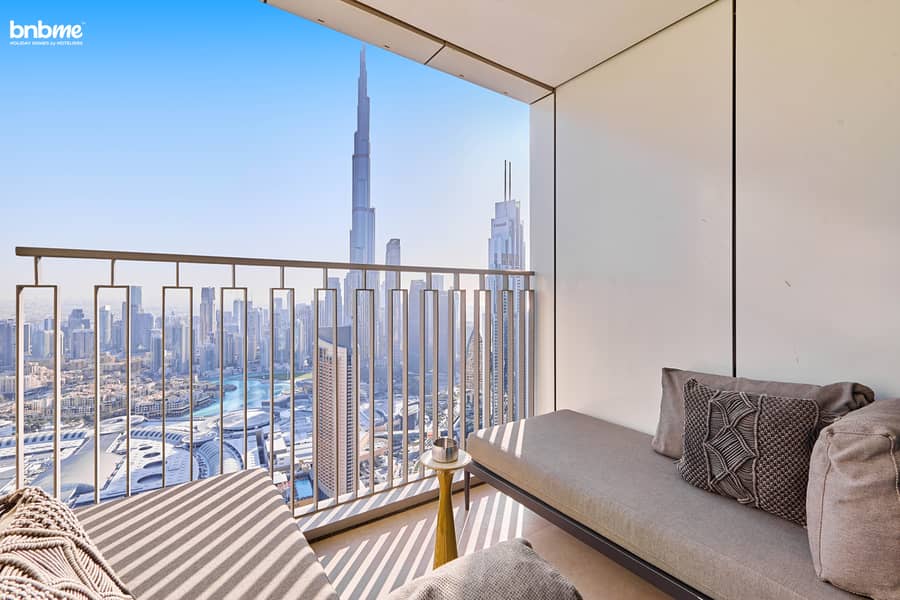 21 Living Room Balcony. jpg
