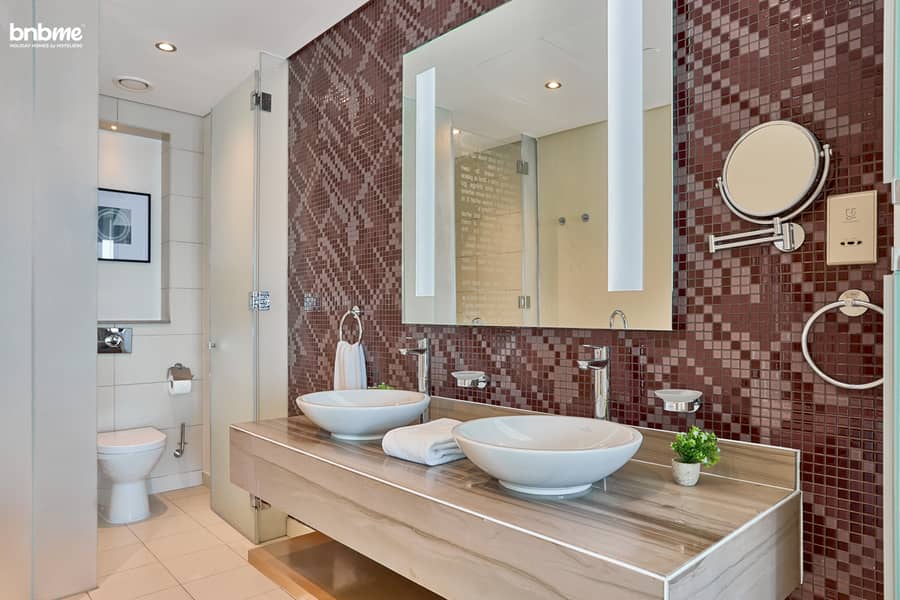 31 Master Washroom. jpg
