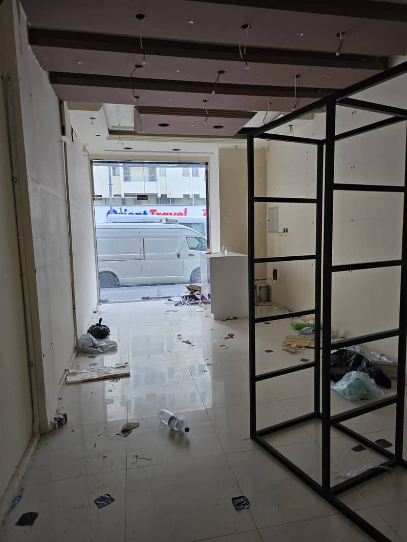 10 shop rolla 600 sqft khalfan al ansari building (12). jpg