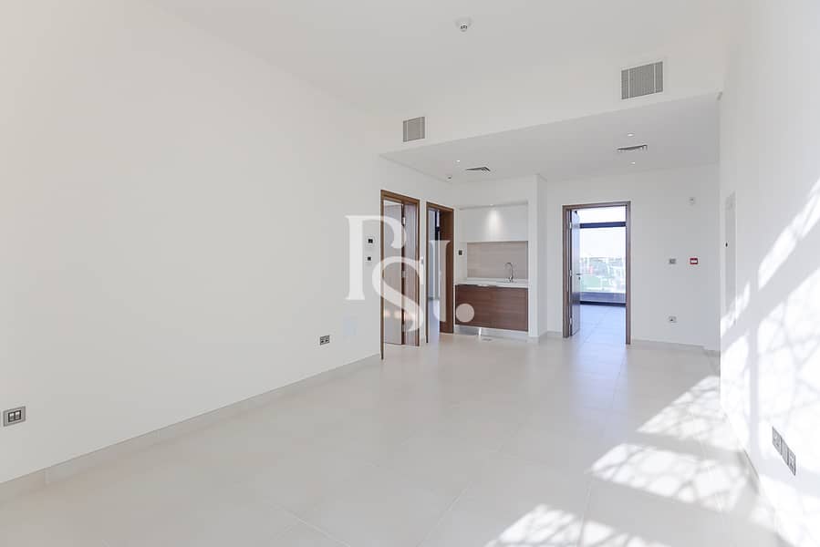 4 west-yas-yas-island-abudhabi_-master-bedroom (4). JPG