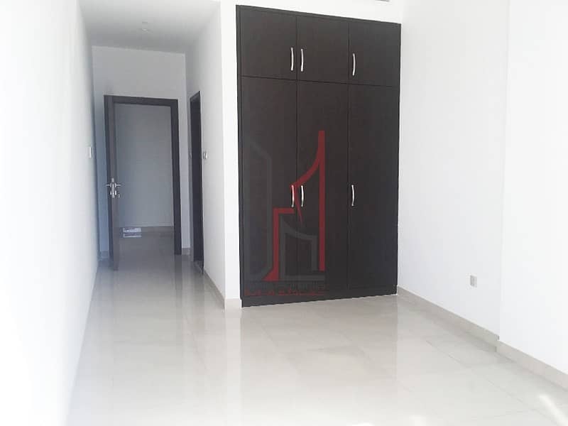 Spacious 1 Bedroom Apartment with Balcony