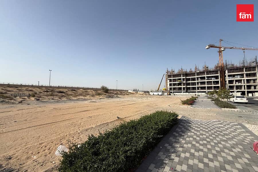 位于荔湾住宅区,纵横焦点公寓大楼 的混合用途用地 10950000 AED - 11674027 位于荔湾住宅区,纵横焦点公寓大楼 的混合用途用地 10950000 AED - 11674027