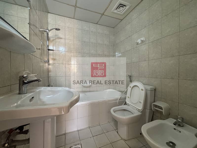 22 6.0 Attached Toilet. JPG