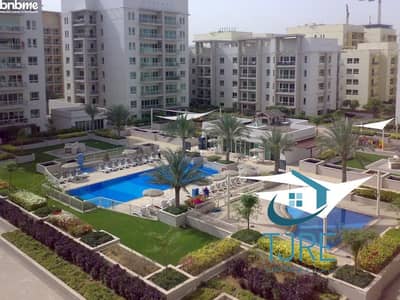 2 Bedroom Flat for Rent in The Greens, Dubai - bldg pool. jpg