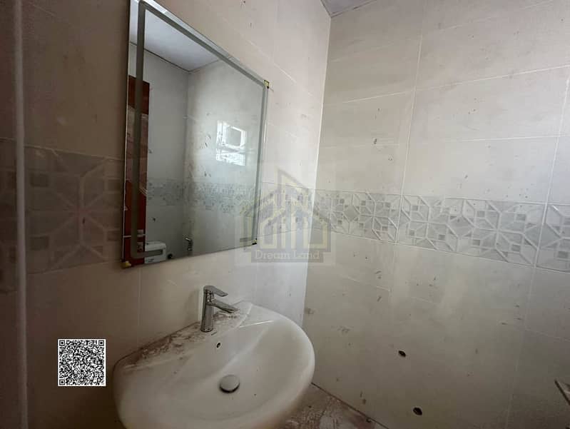 12 5bd87610-e0c0-4371-a306-217693ab5bd2. jpg