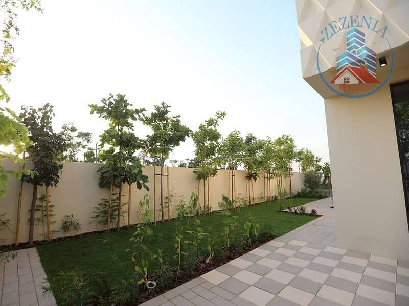 12 Hayyan_Brouchure-070. jpg