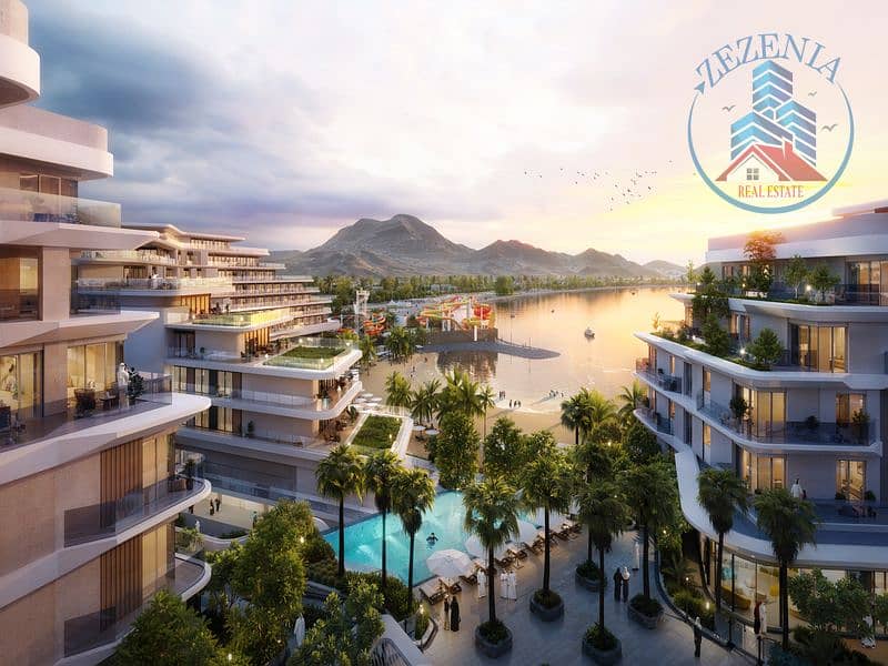 22 Swimming Pool and Sea View. jpg
