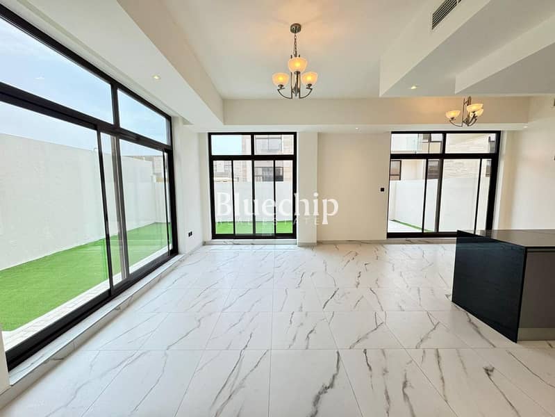 Brand New | Spacious Layout | End Unit Brand New | Spacious Layout | End Unit