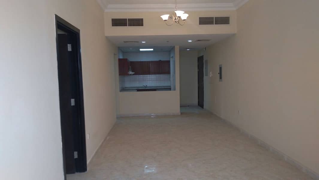 10 Hall 1. jpg