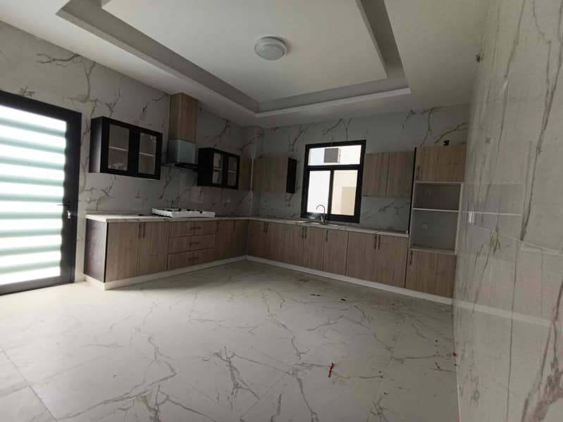 10 11e15729-3bd9-47e8-97fb-4ed29b93a208. jpg