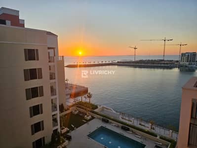 1 Bedroom Apartment for Rent in Jumeirah, Dubai - Sea and Marina View | Top Floor | Ready to move