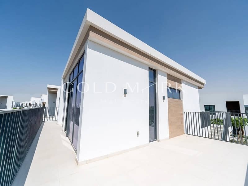 Ready Now| Largest Layout| Prime Location Ready Now| Largest Layout| Prime Location