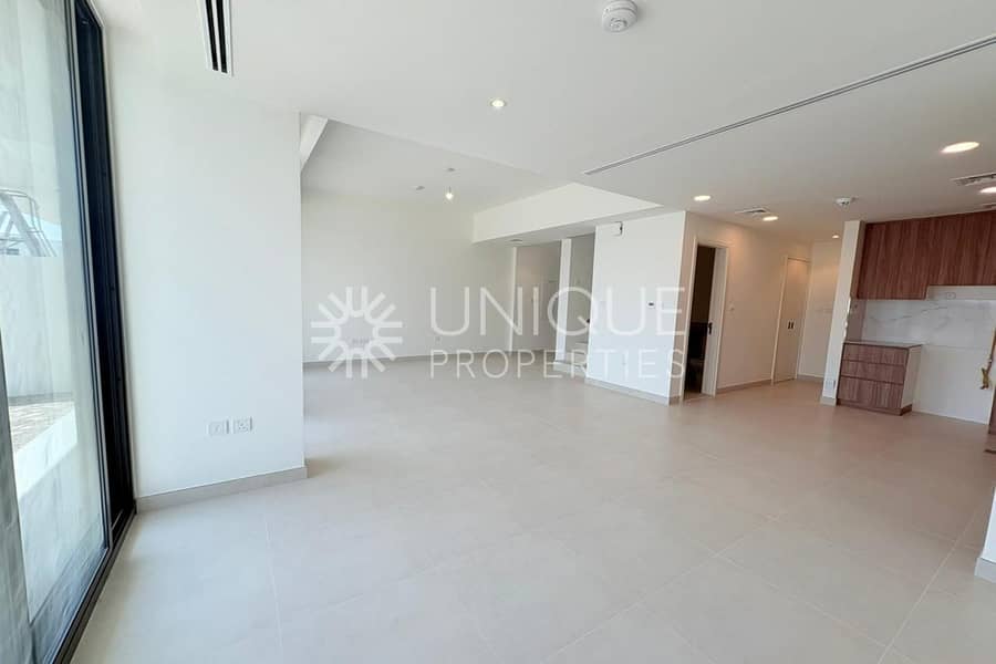 Таунхаус в Таун Сквер,Маха Таунхаусы, 3 cпальни, 180000 AED - 11684615 Таунхаус в Таун Сквер,Маха Таунхаусы, 3 cпальни, 180000 AED - 11684615