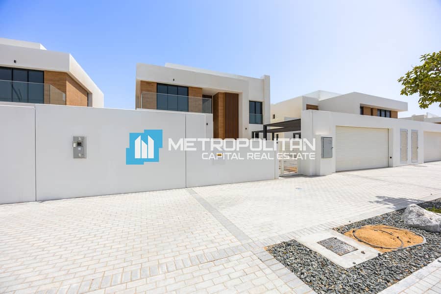 Single Row|4BR Villa|3 Parking|Near To Amenities Single Row|4BR Villa|3 Parking|Near To Amenities